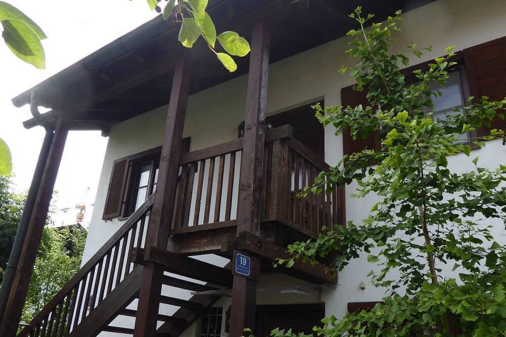 Entire apartment, Neue Ferienwohnung zw. Bad Tölz und Tegernsee bis 4 Personen in Waakirchen, Alpine Region of Tegernsee and Schliersee
