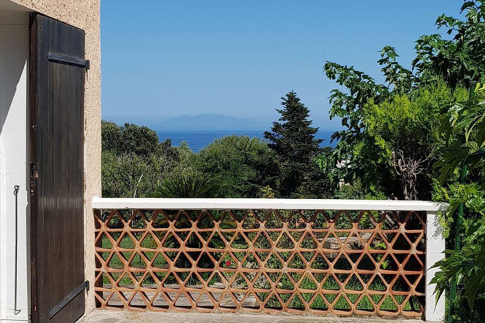 Charmant logement avec entrée et jardin strictement indépendant à 2Km des plages in Furiani, Cap Corse