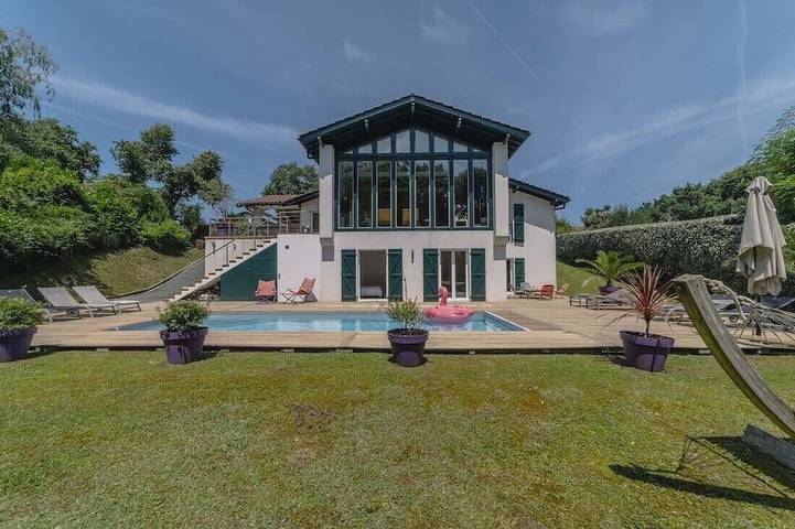 Maison de vacances pour 10 personnes, avec jardin à Saint-Pée-sur-Nivelle