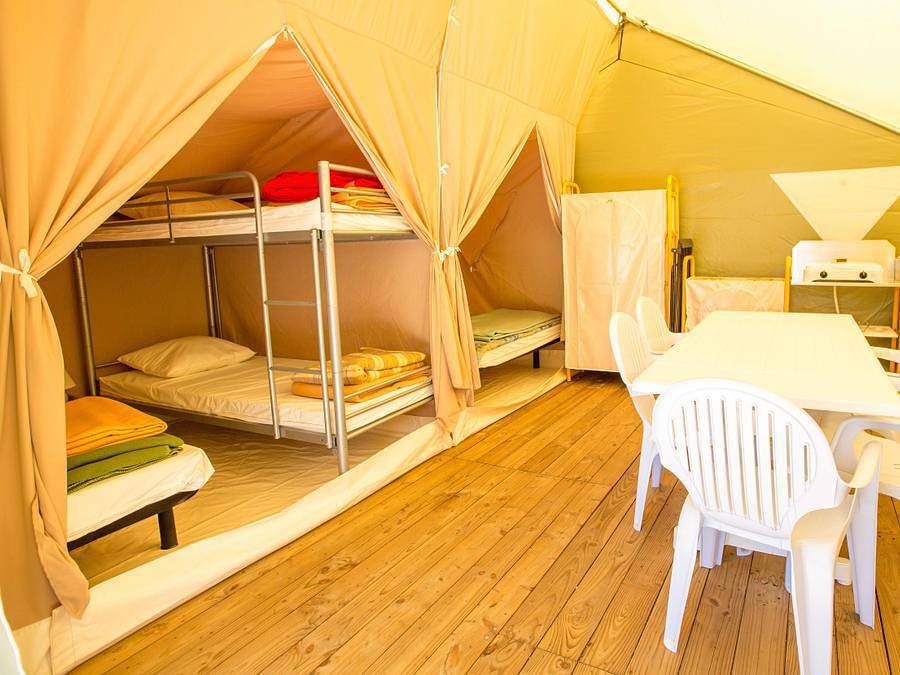 Camping Domaine Les Peupliers - Tienda 5 personas - Simplemente (ajustado) in Tinténiac, Región de Saint-Malo
