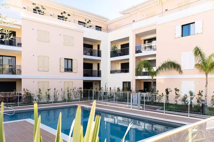 Appartement de vacances pour 4 personnes, avec terrasse et piscine