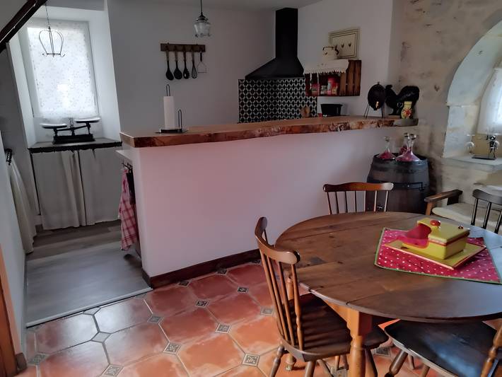 Petit Gouffre d'Amour Cottage with Private Garden, Wi-Fi, and Air Conditioning in Padirac, Quercy