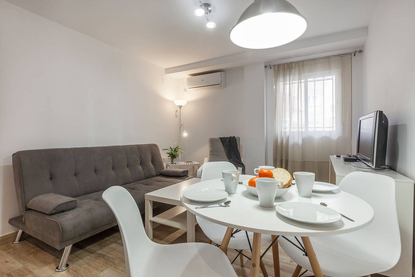 Entire apartment, Apartment 'Ritual Sevilla Santa Justa 2' with Balcony, Wi-Fi and Air Conditioning in San Pablo-Santa Justa, Sevilla