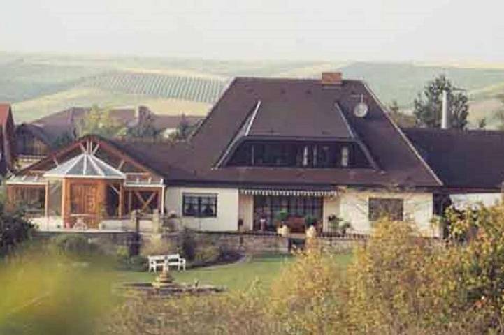 Ganze Wohnung, Gemütliches Feriendomizil mit Blick in den wunderschönen Garten in Sommerach, Fränkisches Weinland
