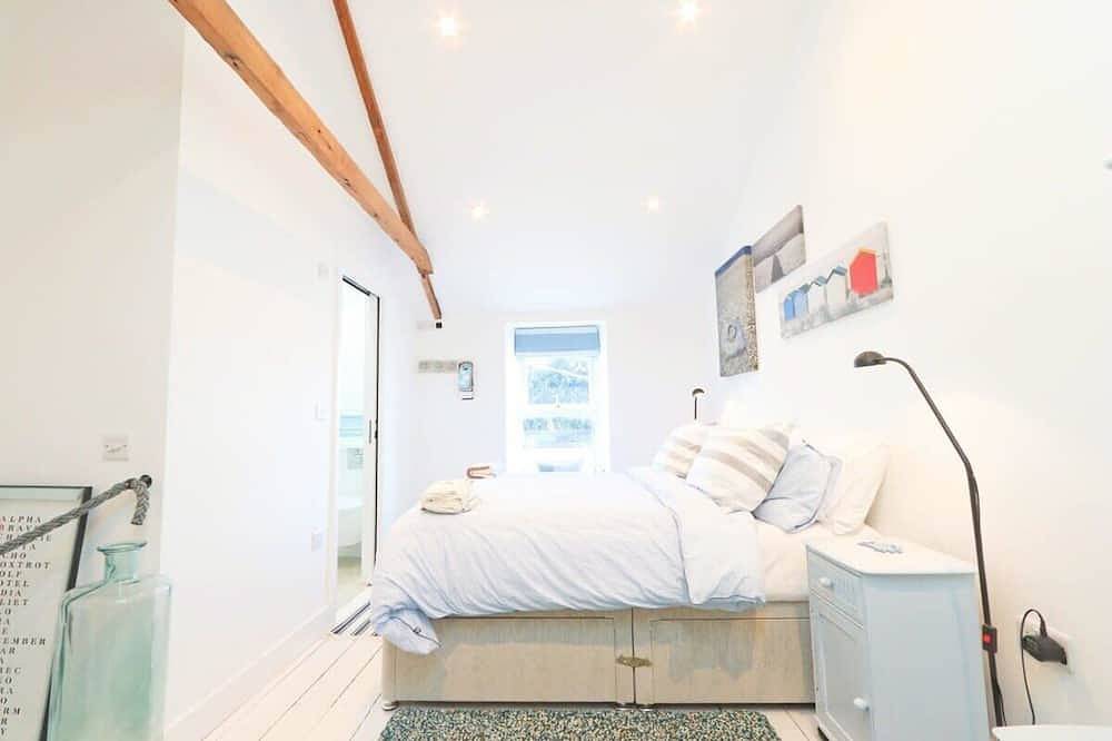 The Strand Summary:<br>T in Shaldon, Devon