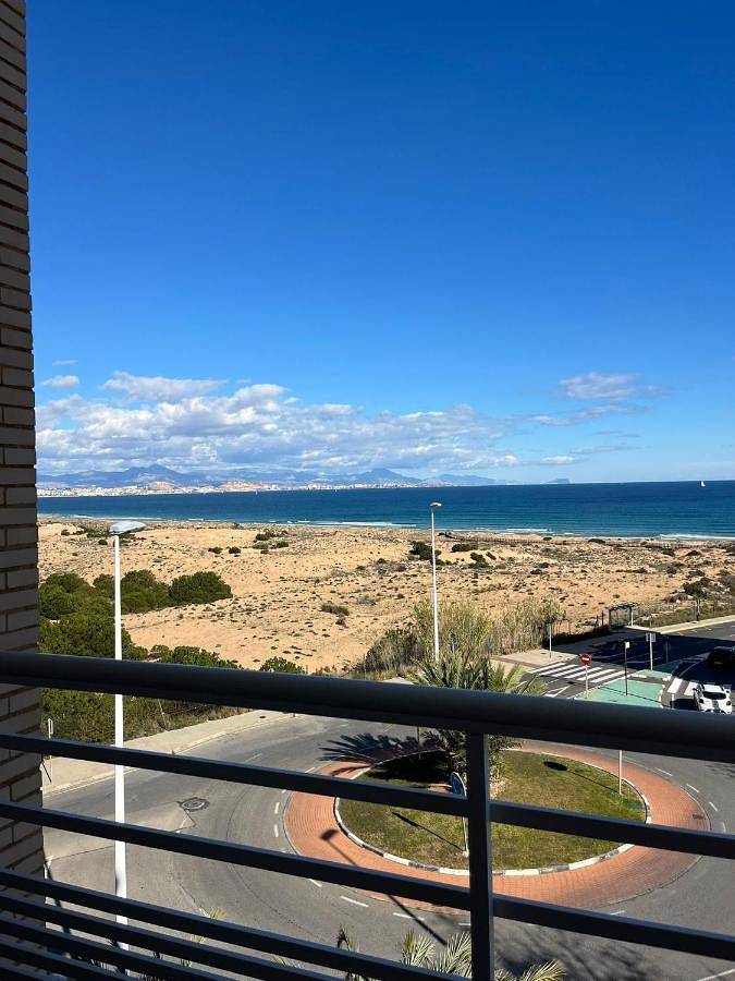Apartamento de vacaciones para 5 personas, con terraza además de piscina y vistas - 1