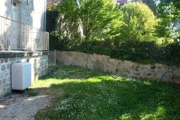 Cottage pour 4 personnes, avec jardin à Curemonte