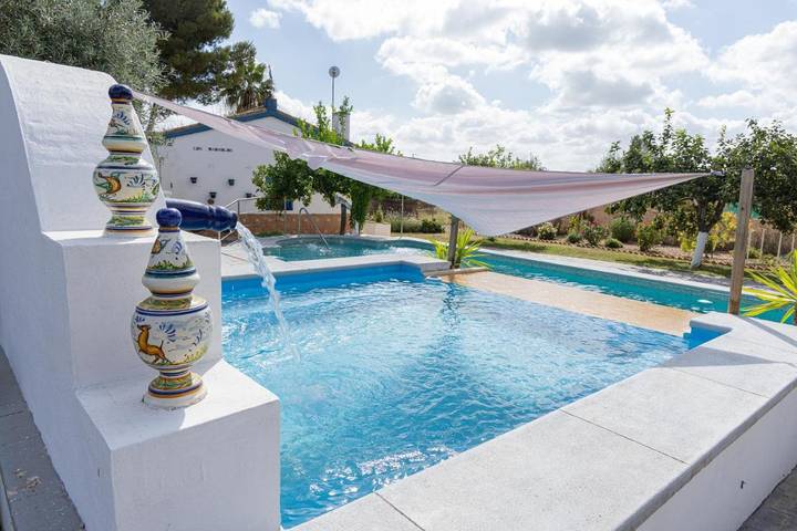Casa de huéspuedes para 4 personas, con piscina y jardín en Provincia de Sevilla