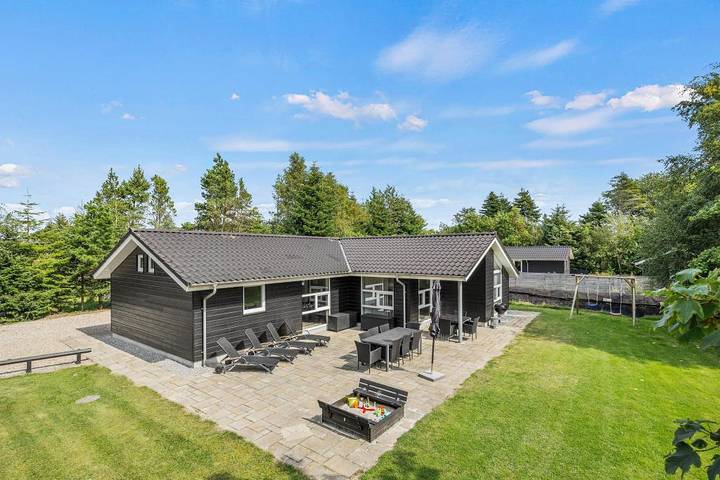 Villa für 10 Personen, mit Sauna und Whirlpool sowie Balkon/Terrasse