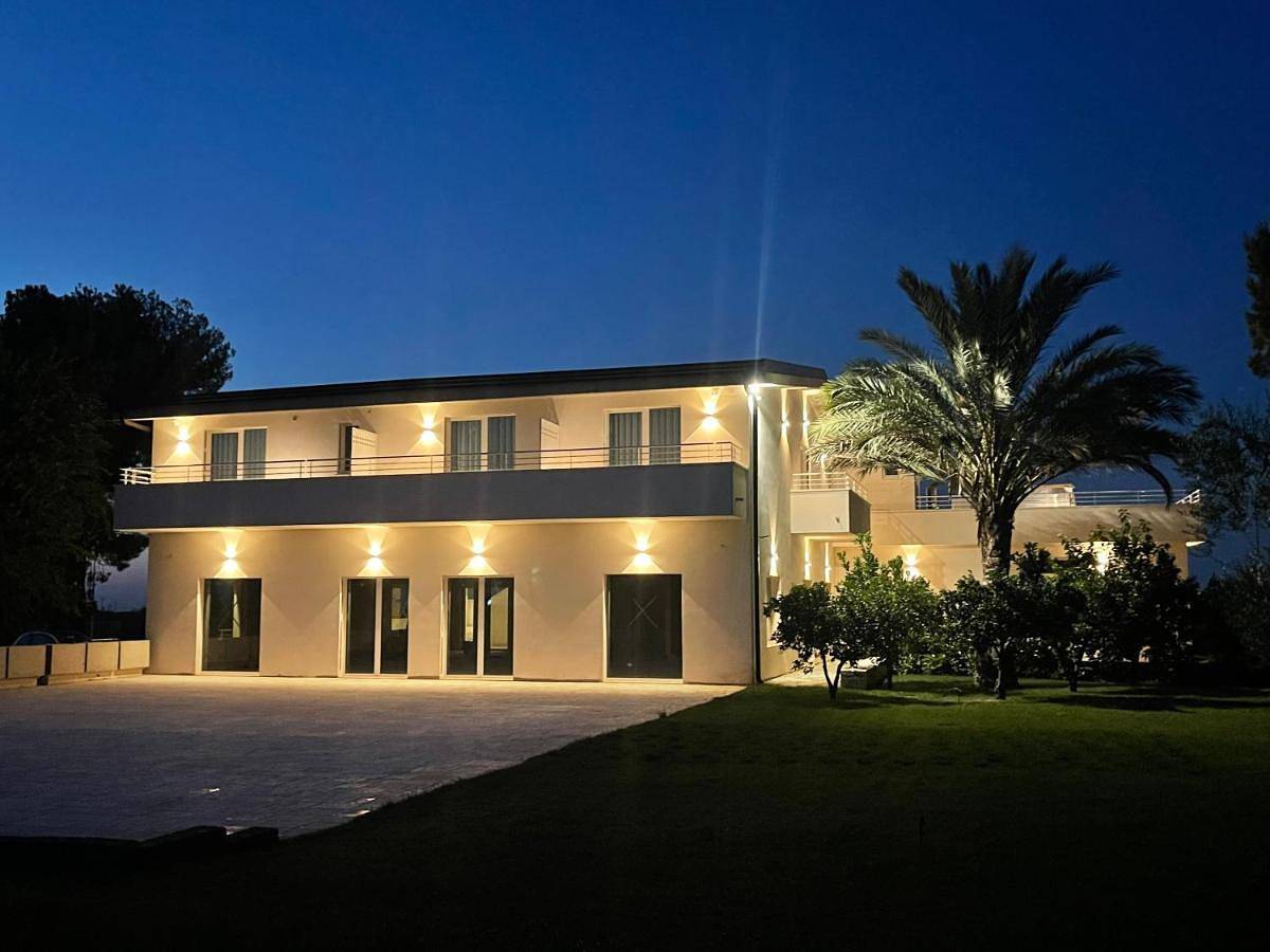 Triple Room with Garden View in Bitetto, Provincia di Bari