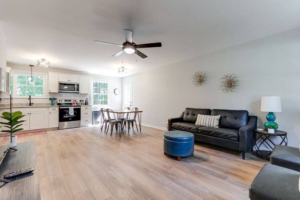 Charming, Cheerful 3 Bedroom Home in Richmond, Va! in Dumbarton, Henrico County