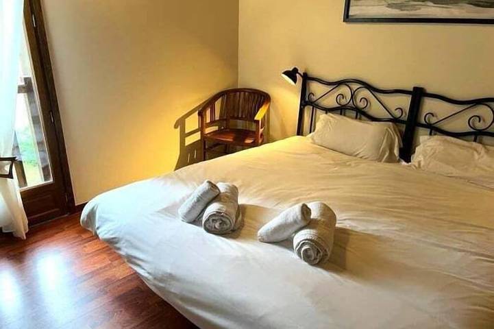 Location de vacances pour 6 personnes, avec Balcon et Jardin à Estavar - 2