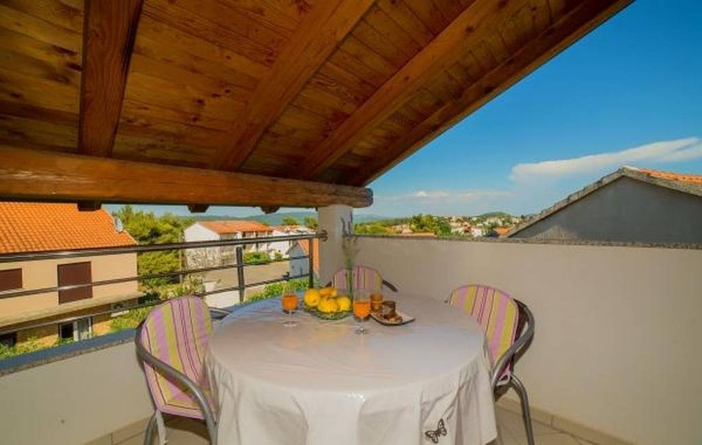 Ganze Wohnung, Ferienwohnung in Pakoštane mit Terrasse, Klimaanlage, W-Lan, Waschmaschine (3548-1) in Pakostane, Zadar