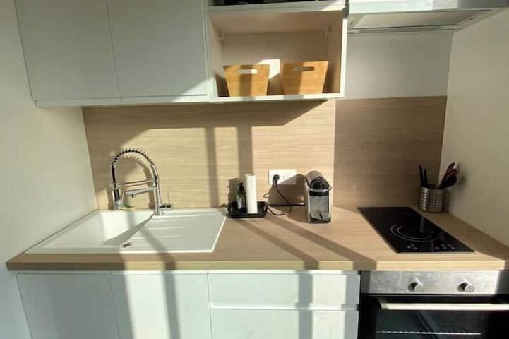 Appartement entier, Jolie studio de vacances vue mer in Sausset-les-Pins, Côte méditerranéenne (France)