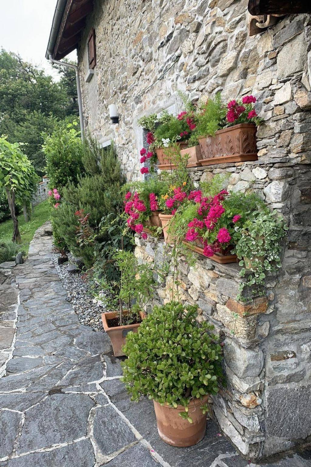 Rustico Motto della Capra in Bellinzona, Alpi Lepontine