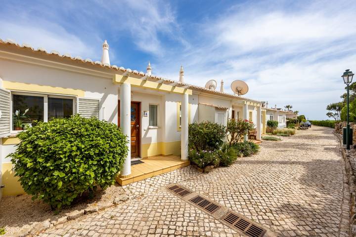 Townhouse da Amarela in Budens, Faro Distrikt