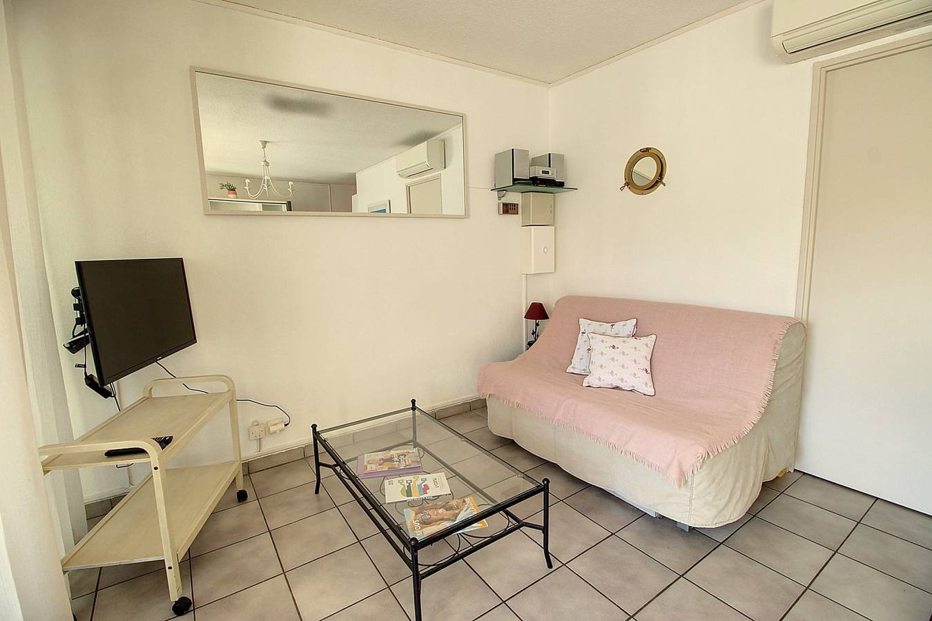 Studio entier, Studio-cabine 1 à proximité de la plage et des commerces in Calvi, Région de Calvi