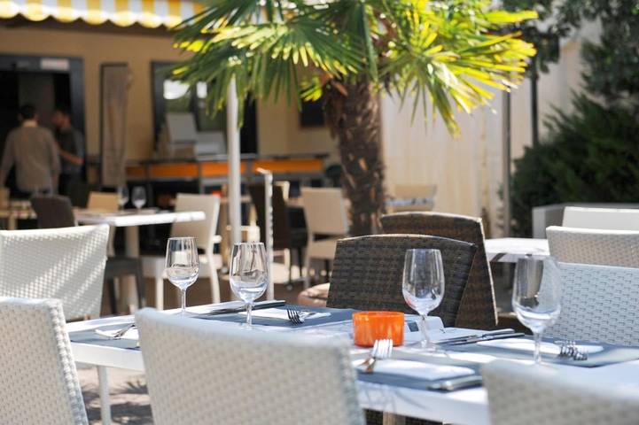 Hôtel pour 2 personnes, avec terrasse à Thun - 4