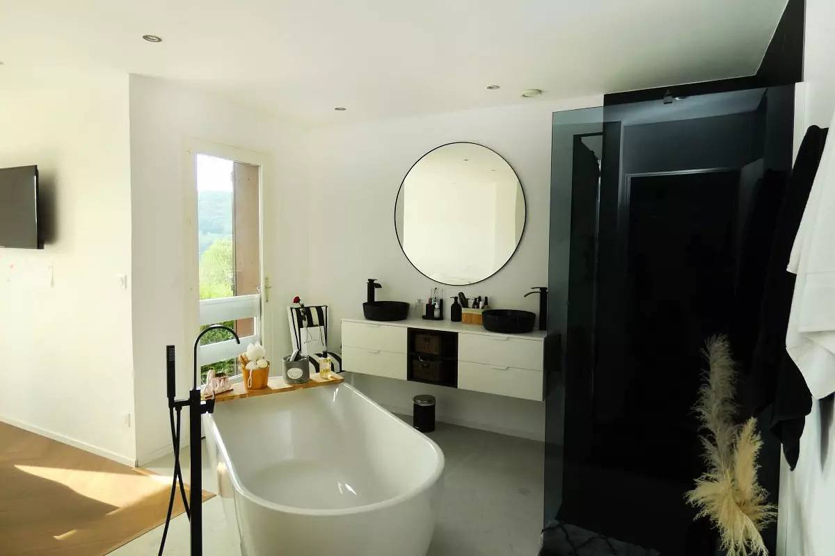 Maisons & Villas pour 10 Personnes in Bilieu, Lac de Paladru