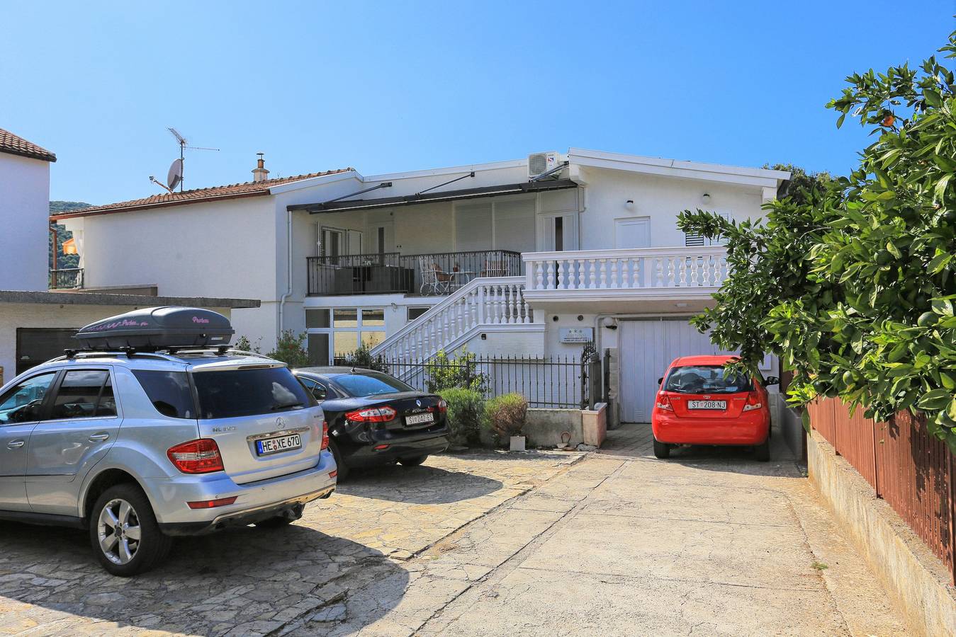 Ganze Wohnung, 2-Zimmer-Ferienwohnung am Strand Grebastica, Sibenik A-10366-a in Grebastica, Šibenik-Knin