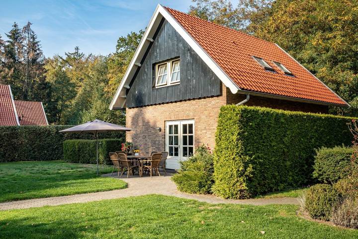 Ferienhaus für 8 Personen, mit Terrasse und Garten in Losser