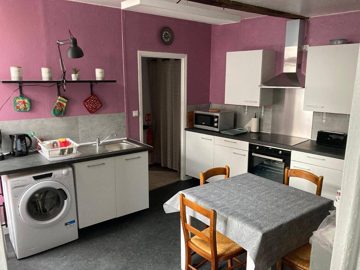 Appartement entier, Two-Bedroom Apartment in Solre-le-Château, Avesnes-sur-Helpe