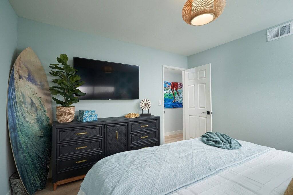 Surf View Bungalow with Outstanding Ocean Views! in Encinitas, San Diego County