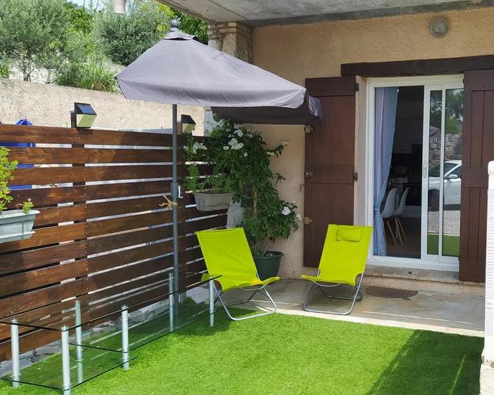 Location de vacances pour 4 personnes, avec vue et terrasse à Carros - 2