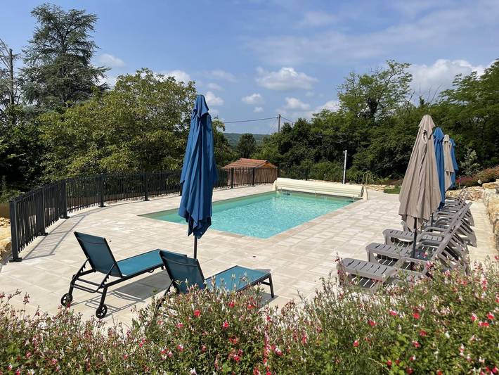 Gîte for 6 people, with view and garden as well as pool - 1