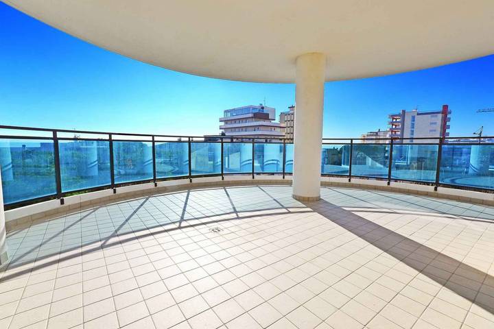 Ganze Ferienwohnung, Ferienwohnung mit Klimaanlage und Balkon in der Nähe vom Strand in Ufficio 5, Lignano Sabbiadoro