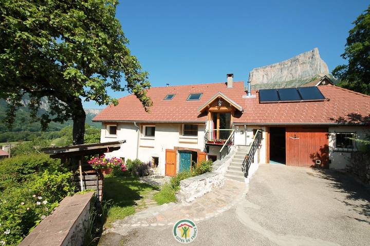 Gîte pour 5 personnes, avec Terrasse et Jardin