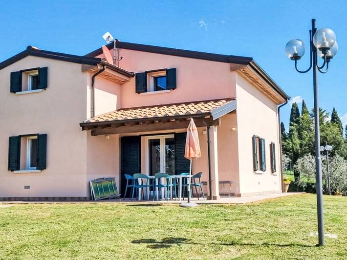 Casa vacanza per 8 persone, con Terrazza e Giardino a Guardistallo