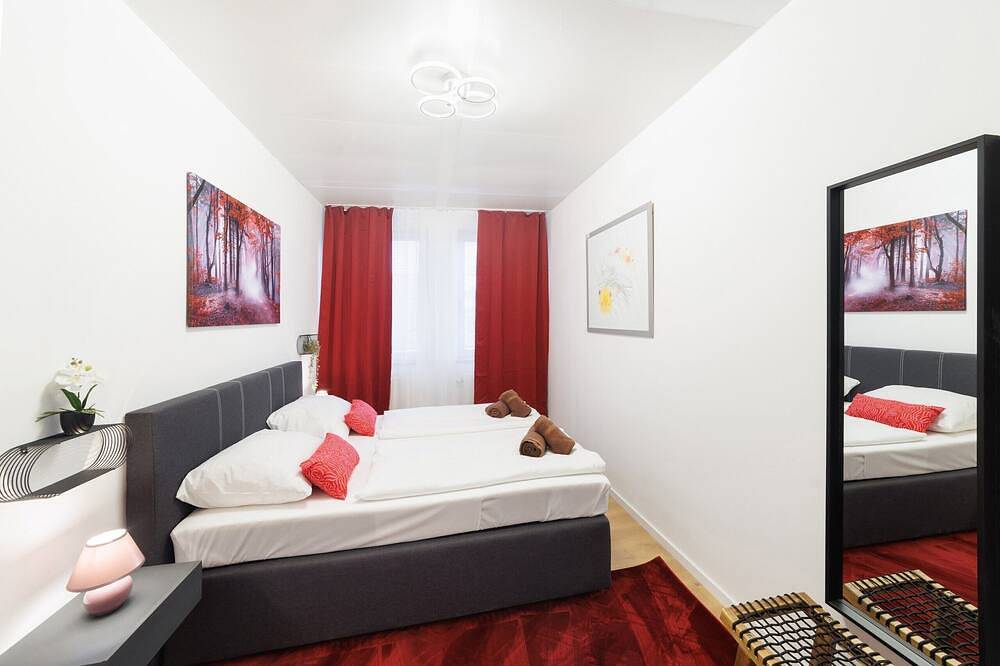 Ganze Wohnung, Big New 6Rms Flat/150m2 City Center Prime Location in Charlottenburg Berlin, Berlin