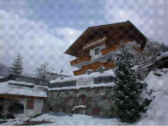 Ferienwohnung für 6 Personen, mit Balkon und Terrasse sowie Garten und Sauna in Neustift im Stubaital - 3