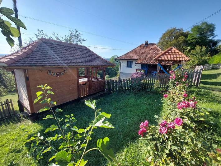 Location de vacances pour 7 personnes, avec balcon ainsi que jardin et vue à Kosjerić - 3