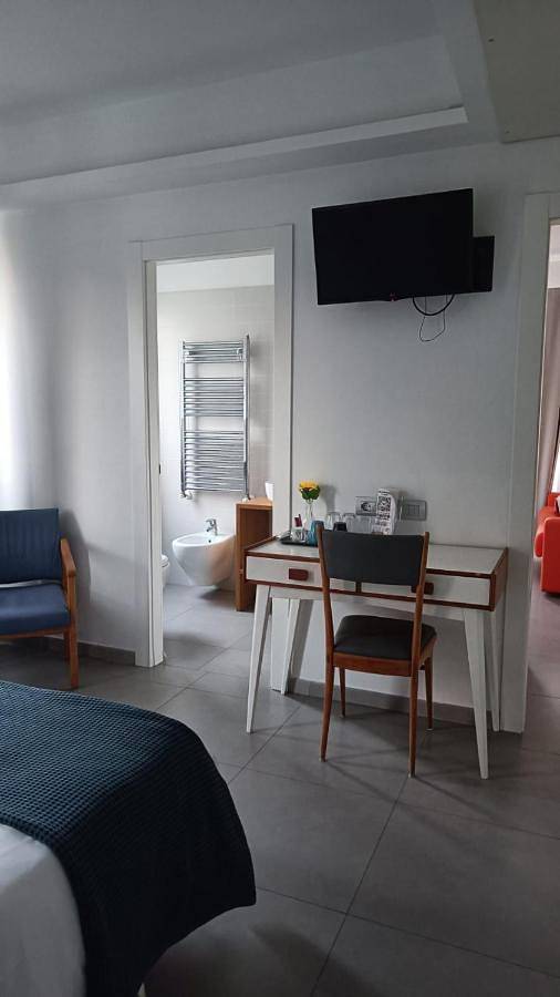 Location de vacances pour 2 personnes, avec Terrasse ainsi que Jardin et Vue à Fregene - 4