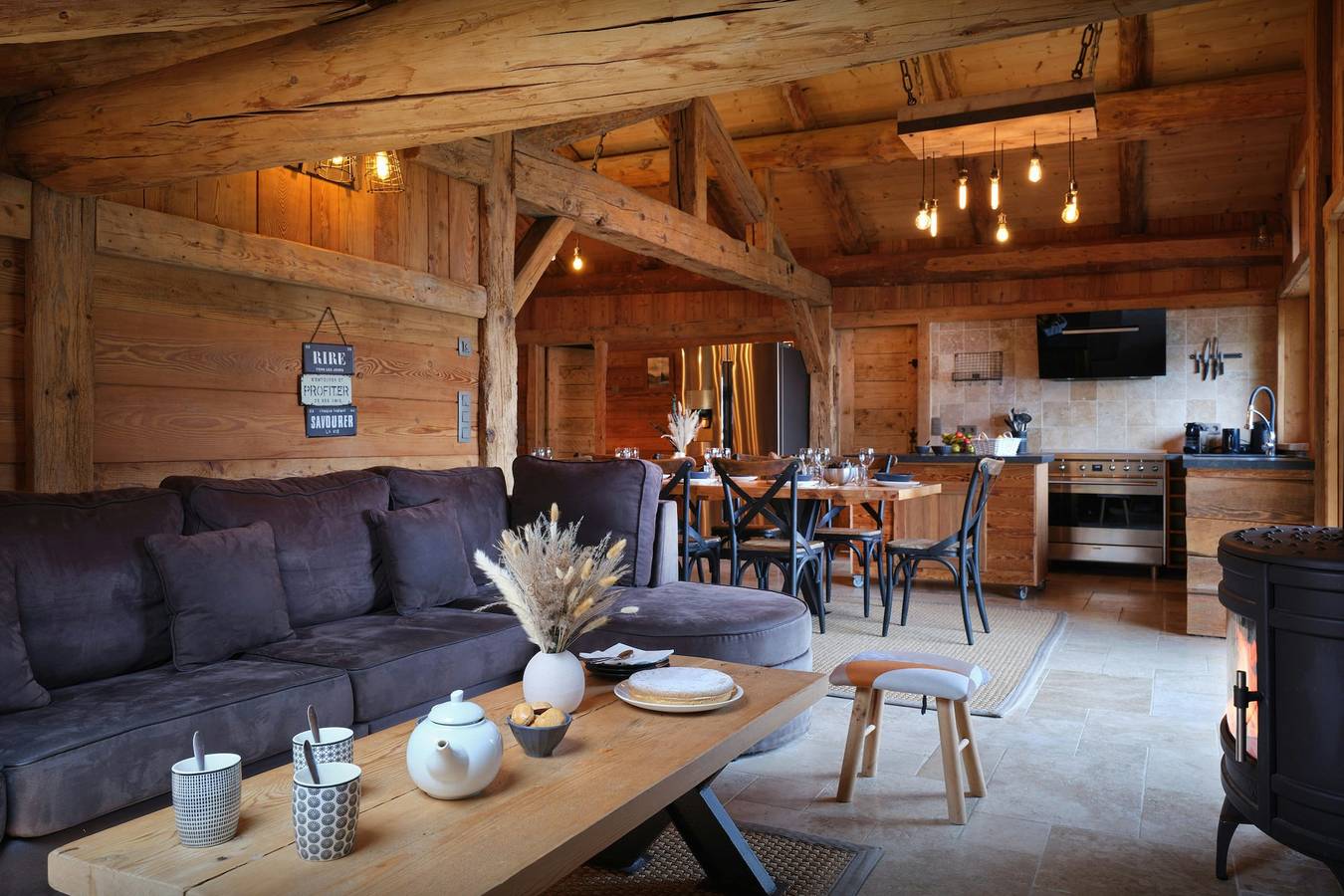 Farmhouse apartment with hot tub, terrace and balcony - Ovo Network in La Giettaz, Albertville region