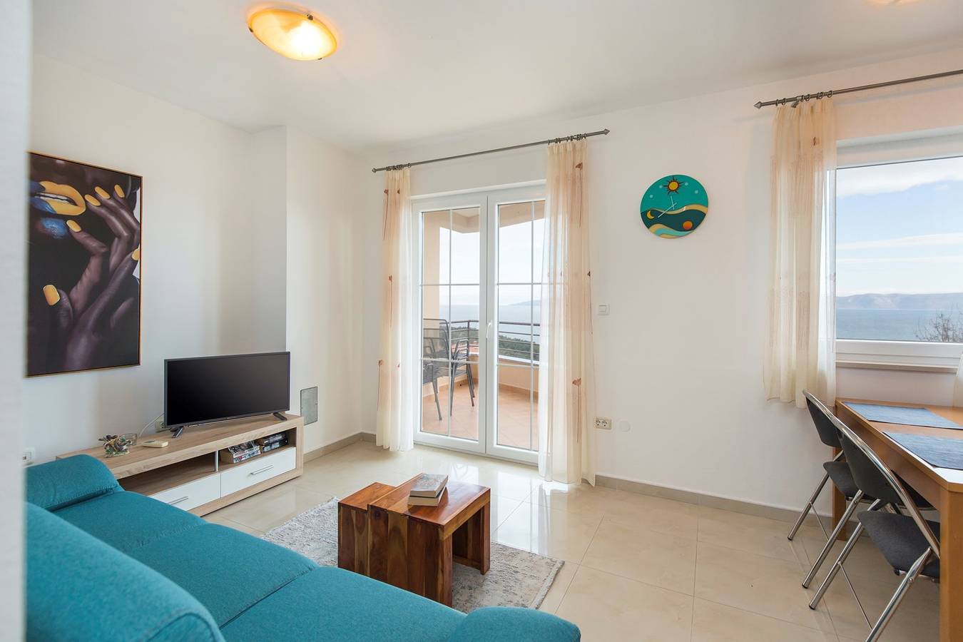 Ganze Wohnung, Ferienwohnung Larissa mit Meerblick 300m vom Strand in Ravni, Ostküste Istrien