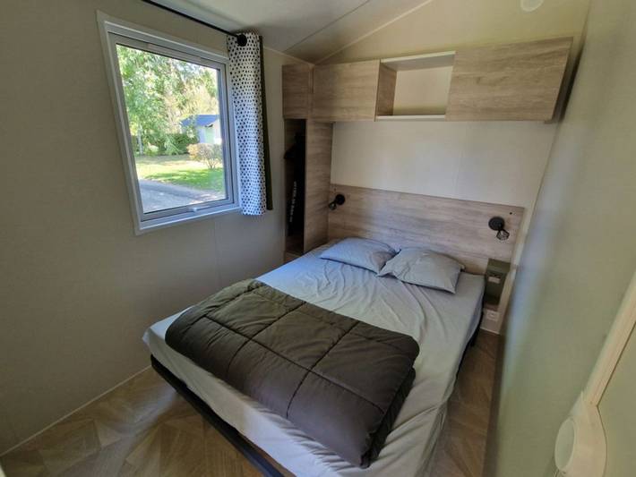 Mobil home pour 5 personnes, avec terrasse et piscine à Saint-Geniez-d'Olt - 4