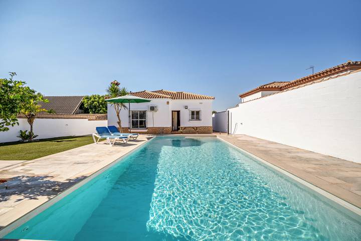 Location de vacances pour 7 personnes, avec jardin, animaux acceptés à Chiclana de la Frontera - 2