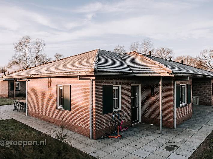 Vakantiehuis voor 16 personen, with Balkon/Terras and Terras as well as Tuin and Zwembad in Voorthuizen