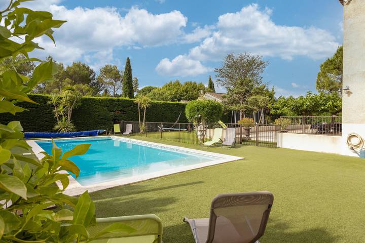 Location de vacances pour 8 personnes, avec terrasse et jardin à Châteaurenard - 2