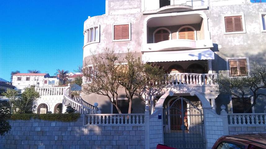 Apartments and Room Rest in Sumartin, Brac