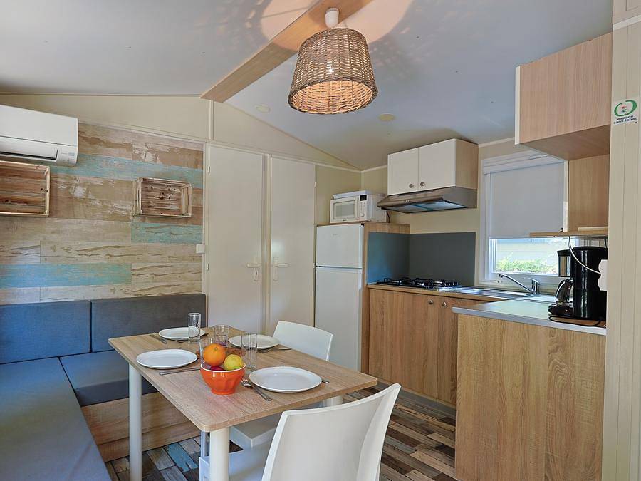 Flower Camping Domaine Villa Verde - Mobile home 4 persons - 2-bedroom air-conditioned Shed in Callas, Draguignan region