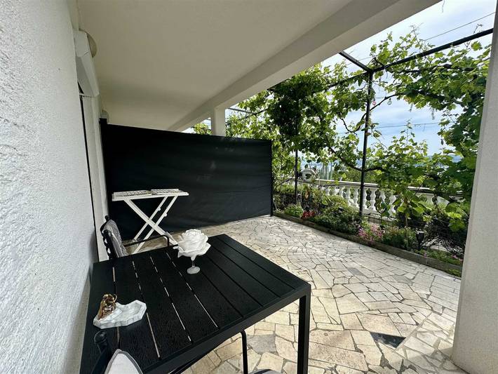 Ferienwohnung für 2 Personen, mit Terrasse und Pool in Dramalj - 2