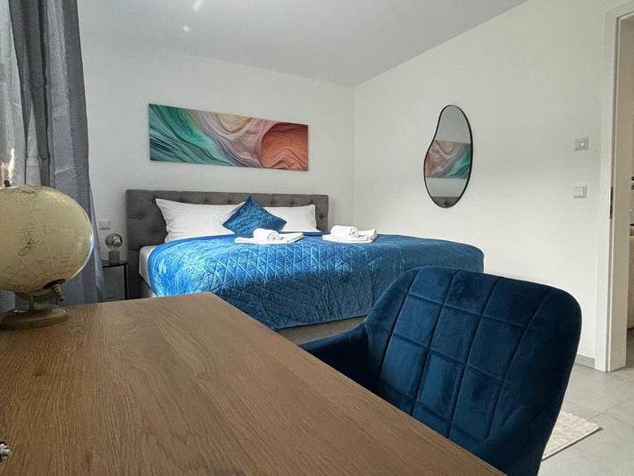 Ferienwohnung für 6 Personen, mit Balkon und Terrasse sowie Garten und Ausblick in Sinsheim