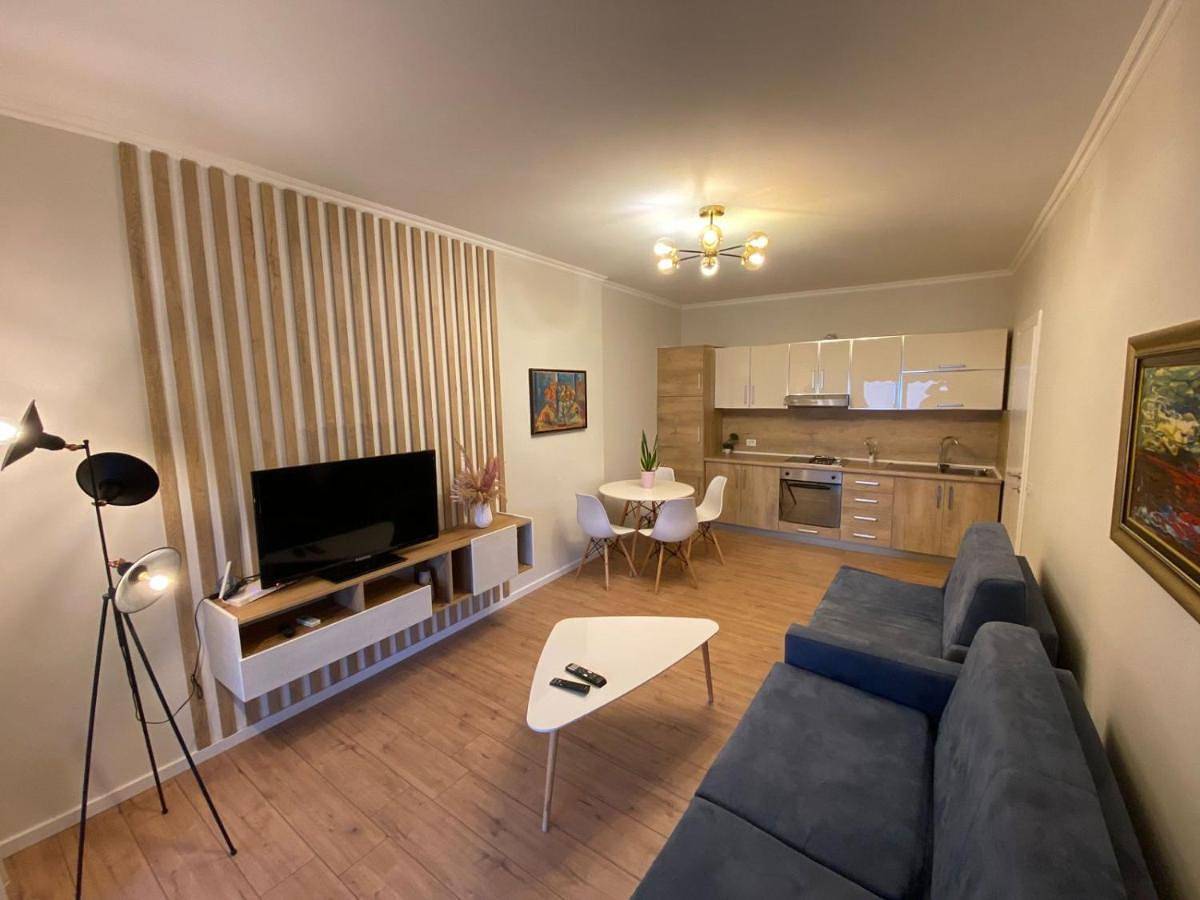 Entire apartment, Lila apartments 2 in Rashbull, Albania