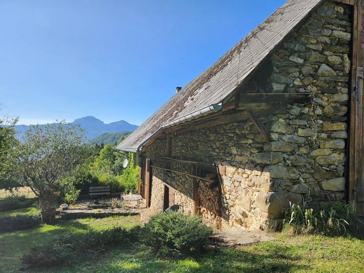 Gîte pour 4 personnes, avec terrasse et jardin