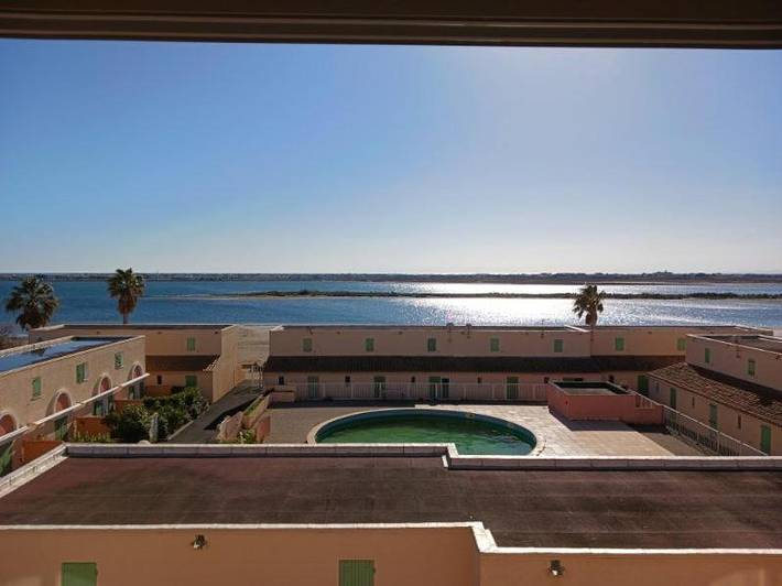 Vakantiewoning voor 4 personen, met uitzicht en zwembad in Gruissan