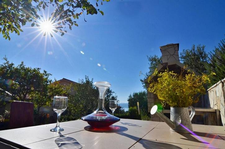 Apartament wakacyjny dla 5 osób, z taras i ogród w Makarska